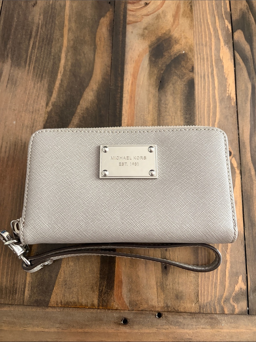 Michael Kors - Grey Saffiano Zip-Around Wristlet